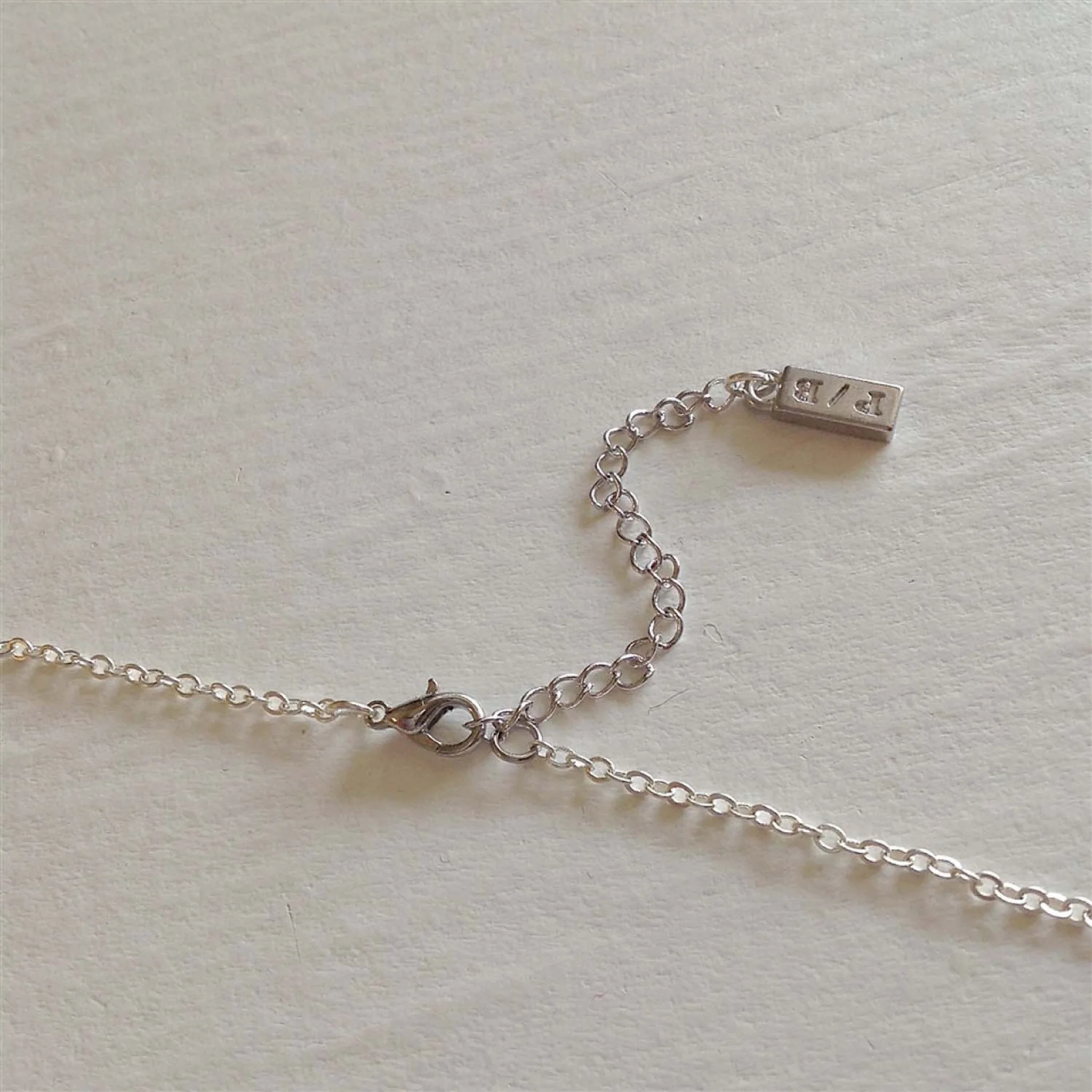 Floral Design Teardrop Locket Necklace Silver - Image 4